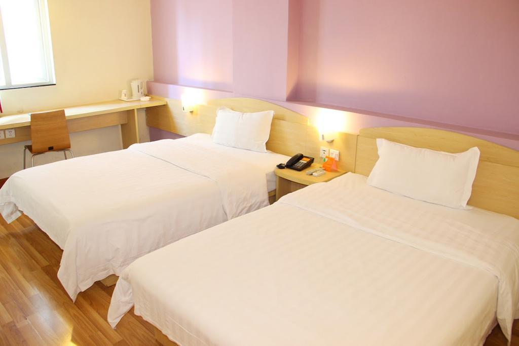 7Days Inn Dalian Gangwan Square Station Port חדר תמונה