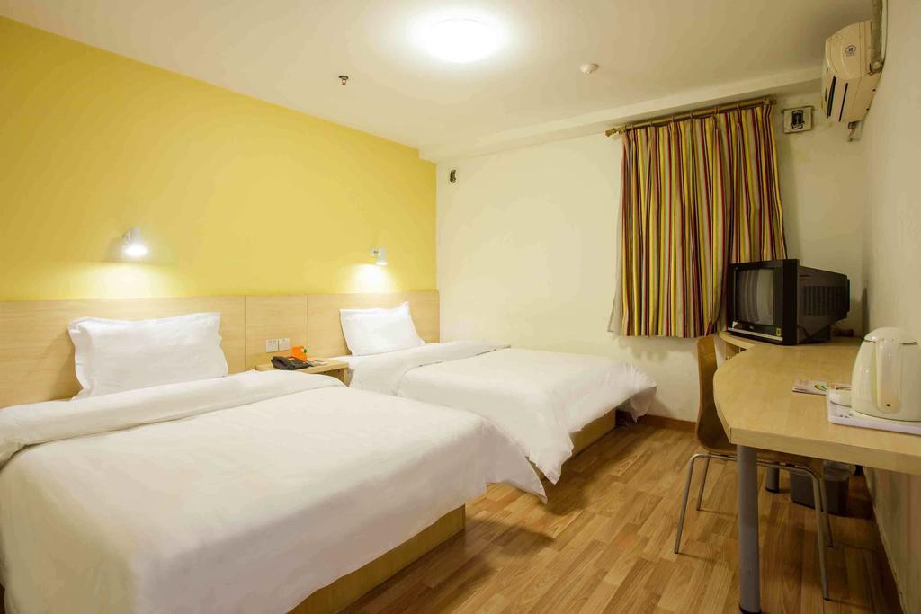 7Days Inn Dalian Gangwan Square Station Port חדר תמונה
