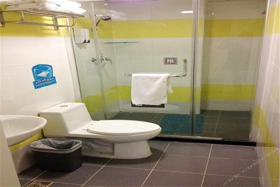 7Days Inn Dalian Gangwan Square Station Port מראה חיצוני תמונה